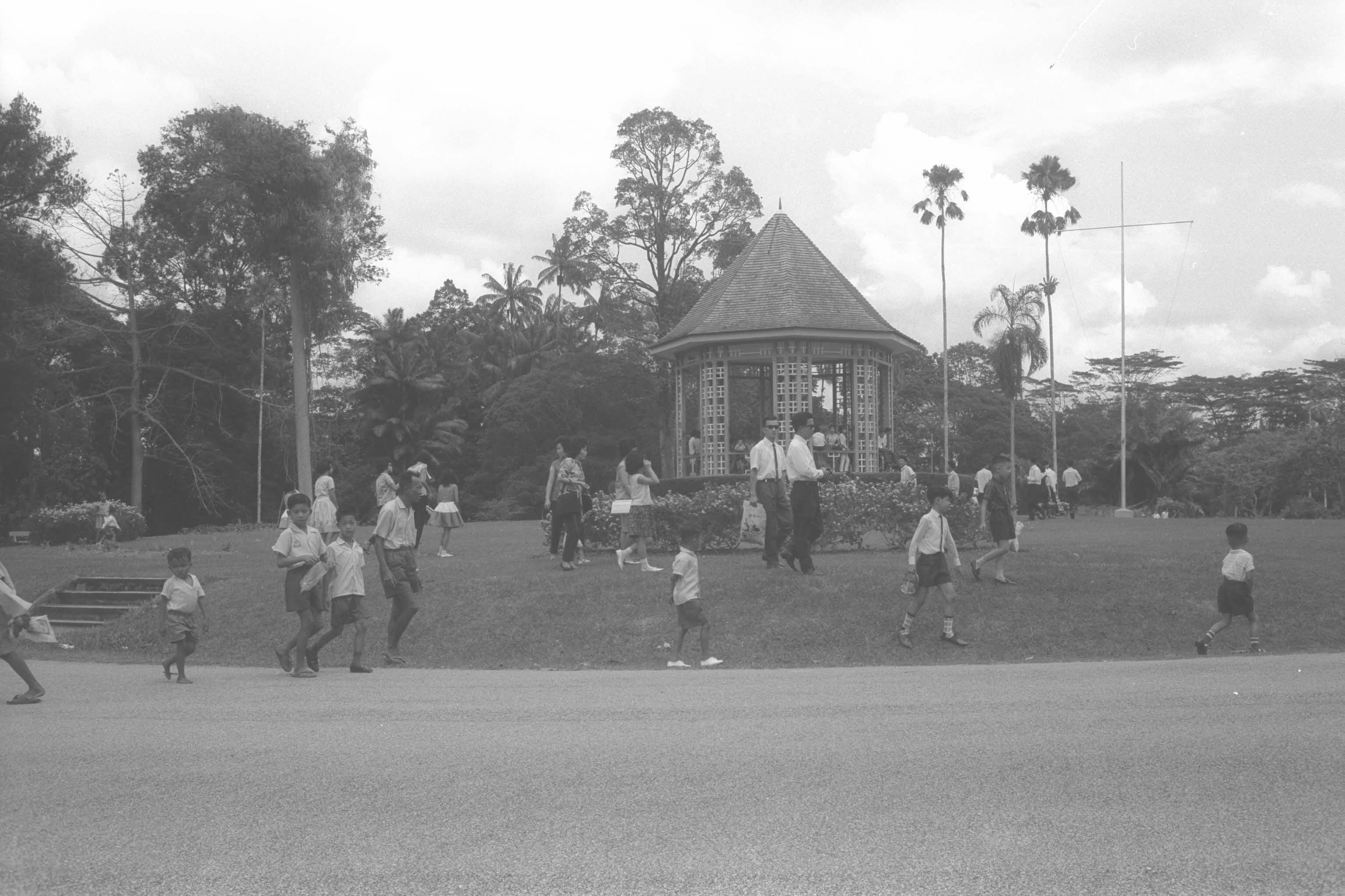 Singapore Botanic Gardens during Chinese New Year and Hari Raya Puasa, 1965